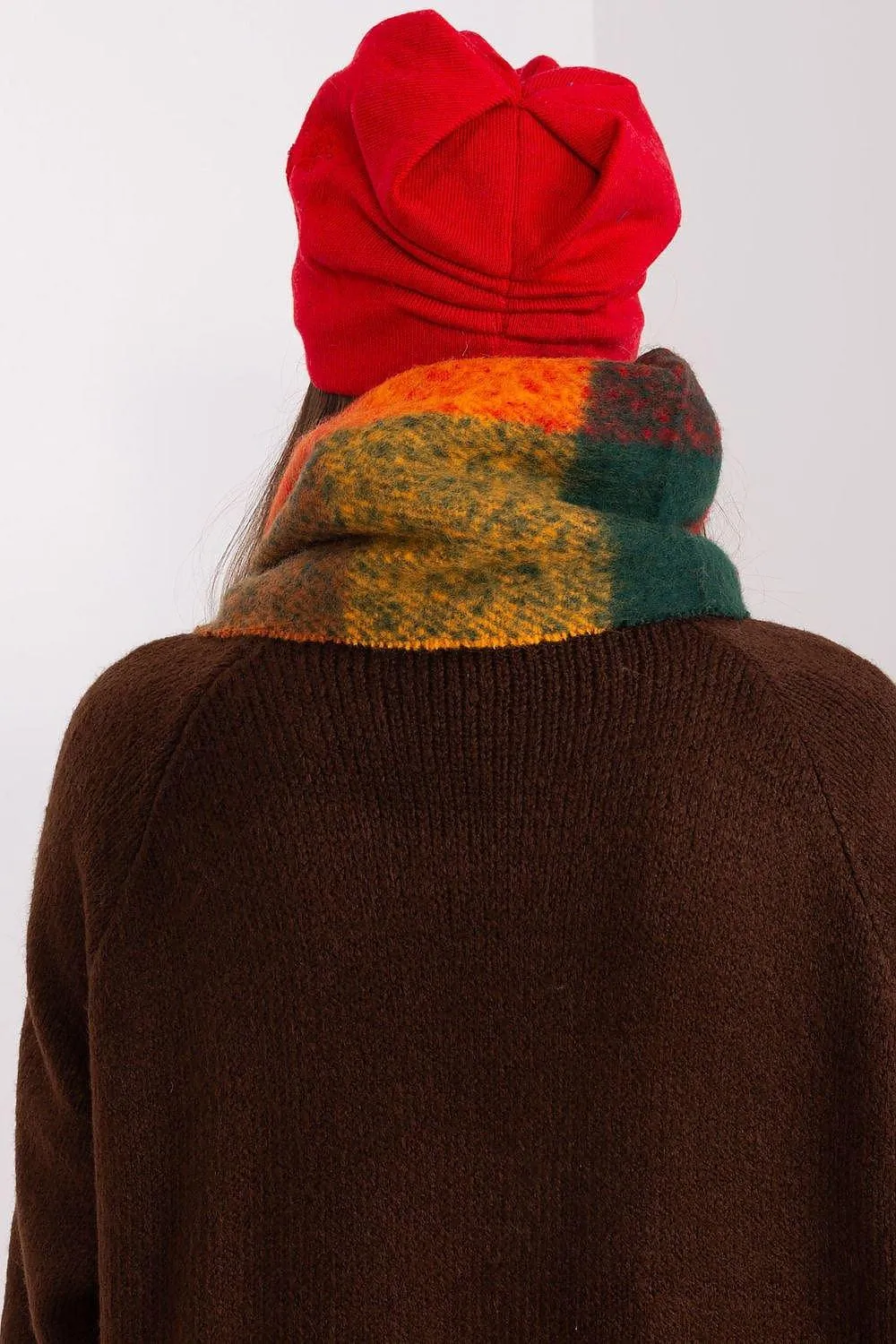 Chic Cashmere Beanie with Sparkling Rhinestone Accents