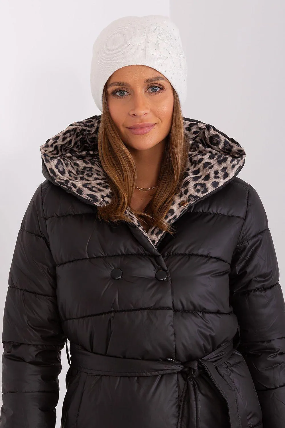 Chic Cashmere Beanie with Sparkling Rhinestone Accents