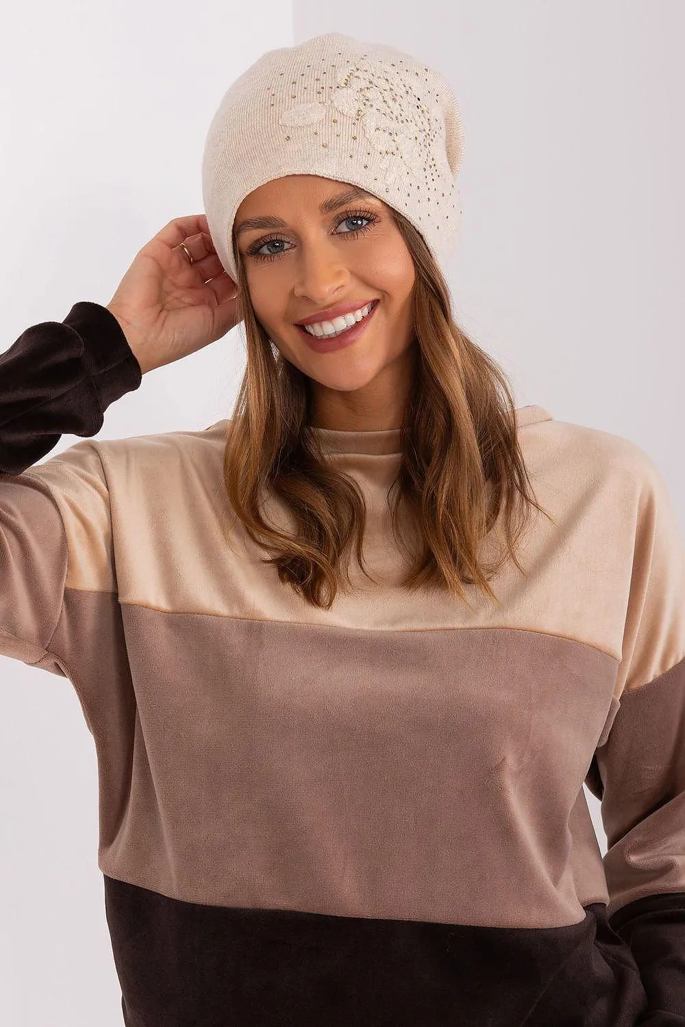 Chic Cashmere Beanie with Sparkling Rhinestone Accents