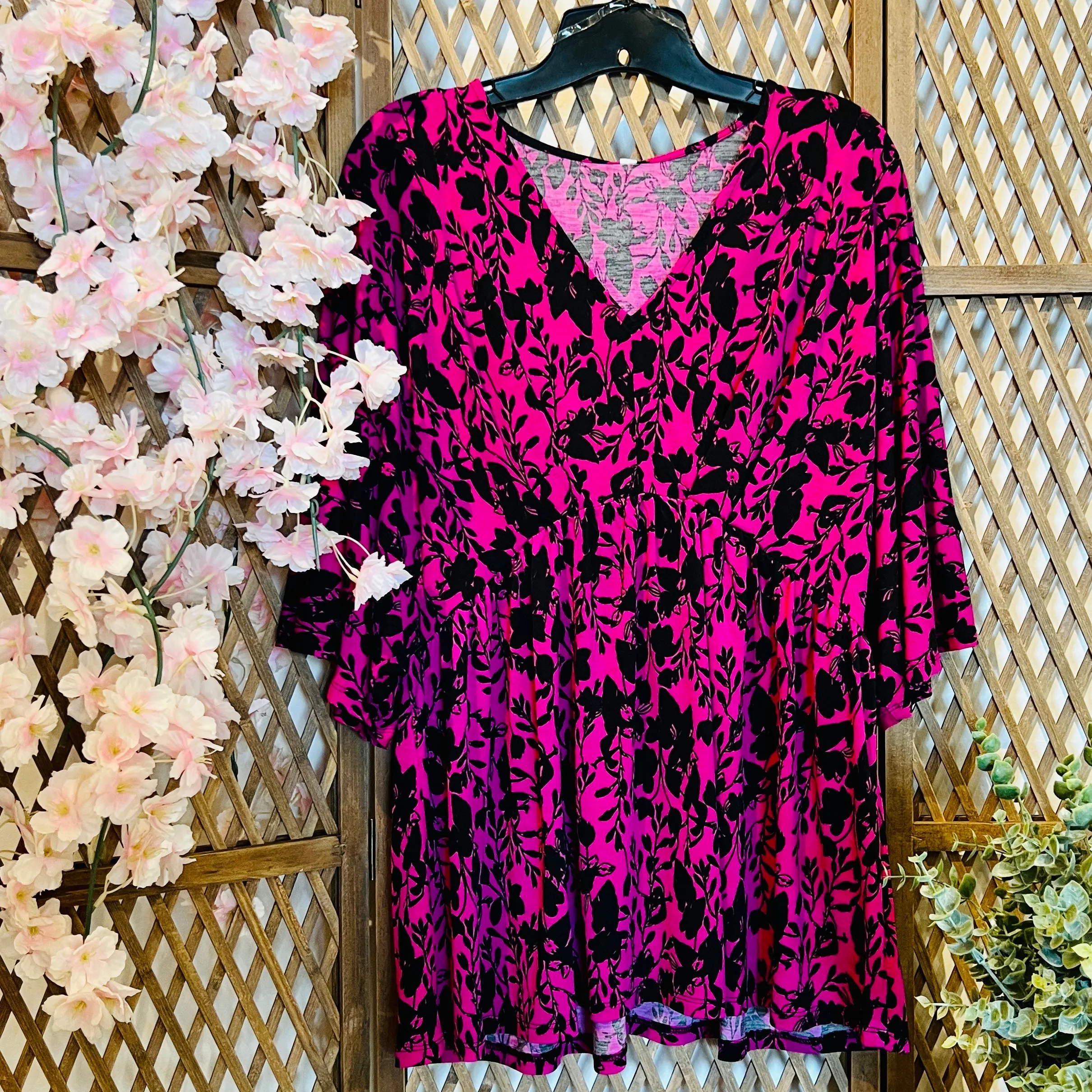 Dreamer Fuchsia Black Top