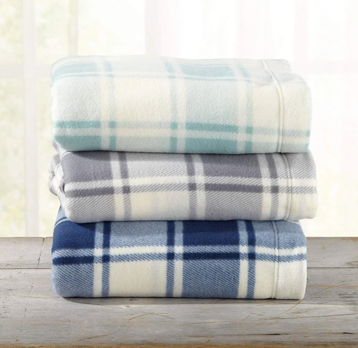 Great Bay Home Super Soft Extra Plush Plaid Fleece Sheet Set. Cozy, Warm, Durable, Smooth, Breathable Winter Sheets with Plaid Pattern. Dara Collection Brand. (Queen, Grey)