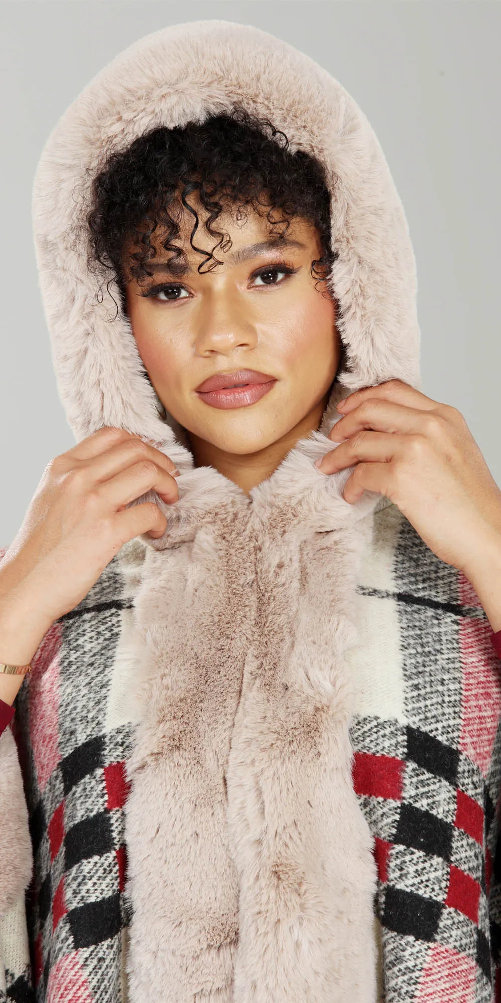 Luxe Moda LM239 Faux Fur Trim Print Cape