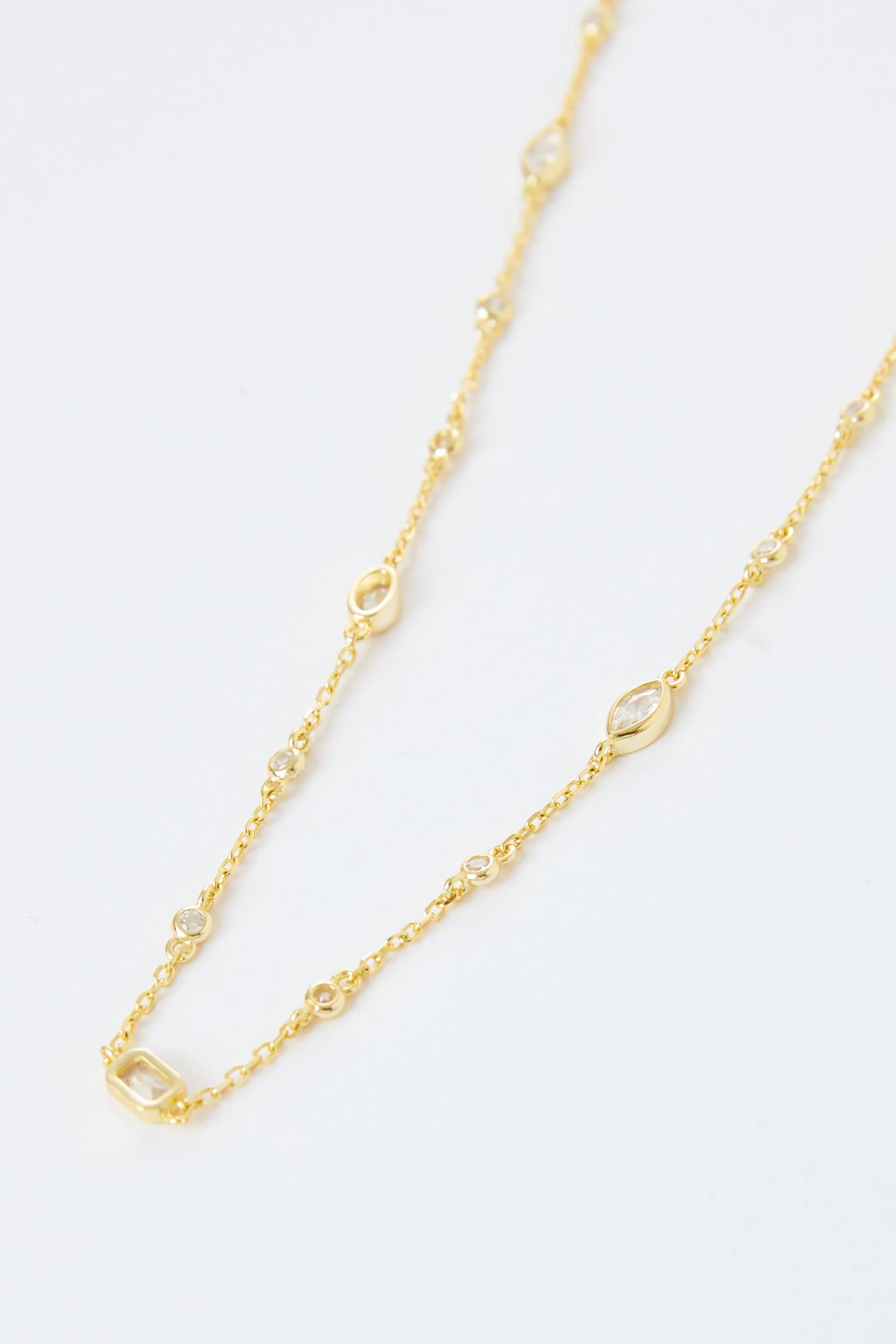 Pillar Scattered Bezel Necklace